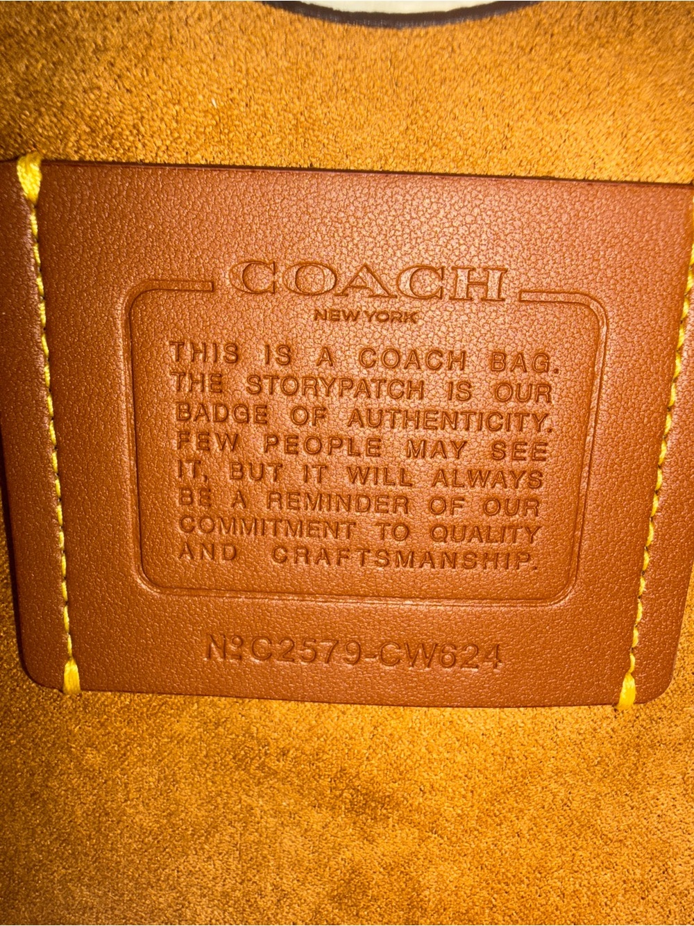 Coach Willow Bucket Bag Chalk White Leather Turnlock Crossbody Like New - Picture 8 of 9